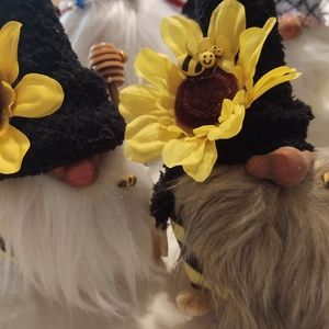 🌻🐝Bee gnome with glitter wings